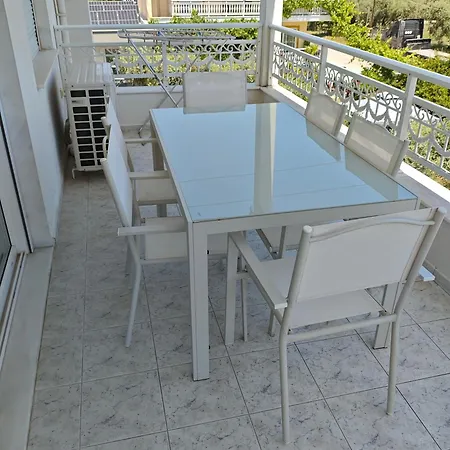 Ioli Luxury